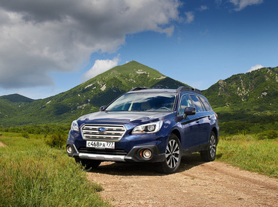 - Subaru Outback 3,6R-S:  