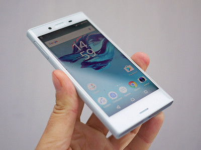  Sony Xperia X Compact:    