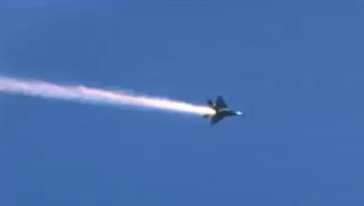 Очевидец снял на видео горящий МиГ-29К незадолго до падения