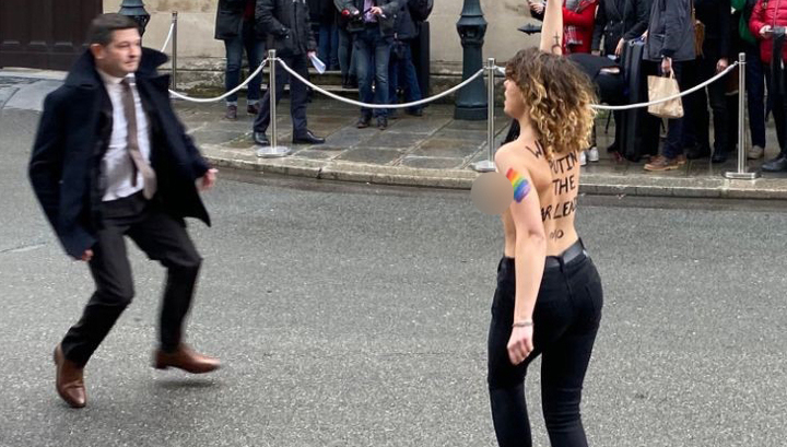  Femen     