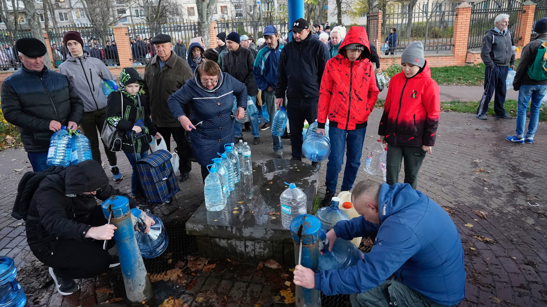 Очередь за водой в Киеве