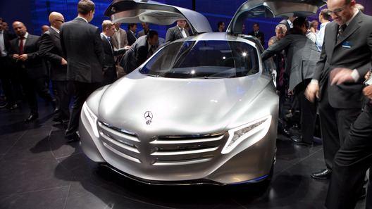 Mercedes 2025. Новый Мерседес 2025. Мерседес 2025 года седан. Мерседес s класс 2025. Автомобили 2025 года.
