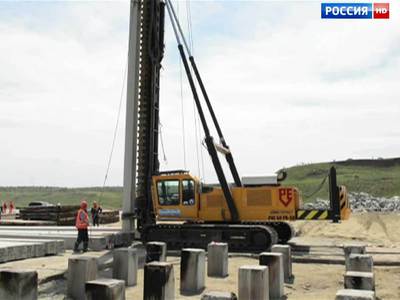 1000 свай и 2500 человек: Керченский мост строят круглые сутки