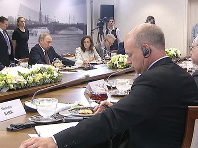 Владимир Путин проводит встречу с представителями мировых информагентств