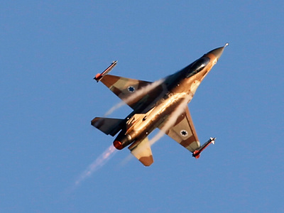 Израильская авиация и бронетехника нанесли удар по ХАМАС после ракетного обстрела