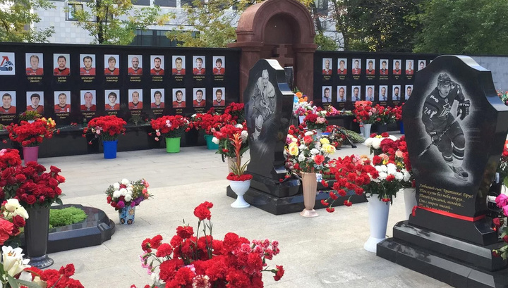 В Ярославле в осквернили могилы погибших хоккеистов 