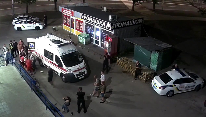 Ночью около киевского супермаркета произошла поножовщина