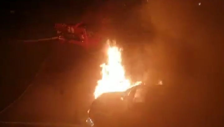 В Иркутской области был сожжен автомобиль Infiniti главы города. Видео