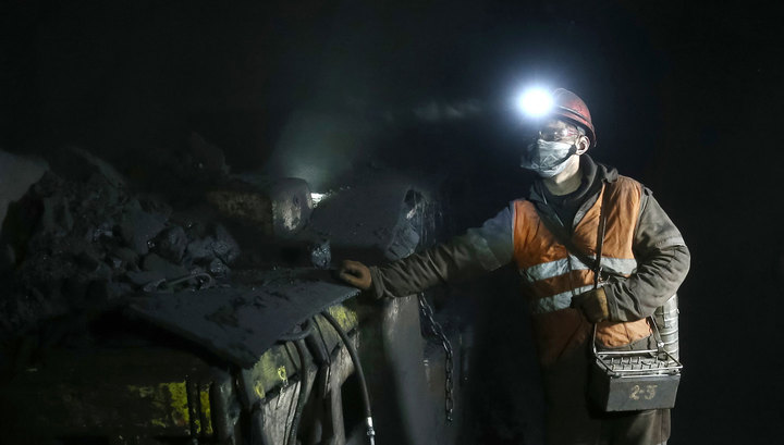 В задымленной шахте в Коми спасатели ищут трех горняков