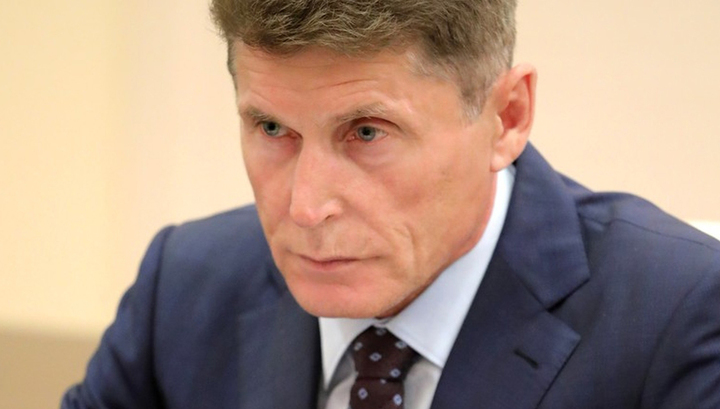 Самолет с главой Приморья экстренно сел в Красноярске