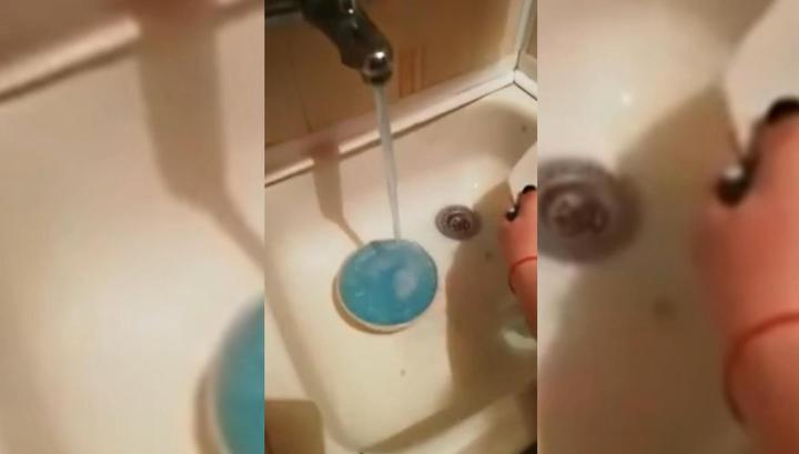У жителей Стерлитамака из кранов потекла голубая вода