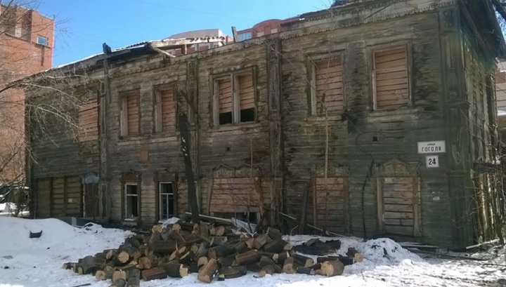 В Томске мародеры попытались пустить на дрова раритетное деревянное здание