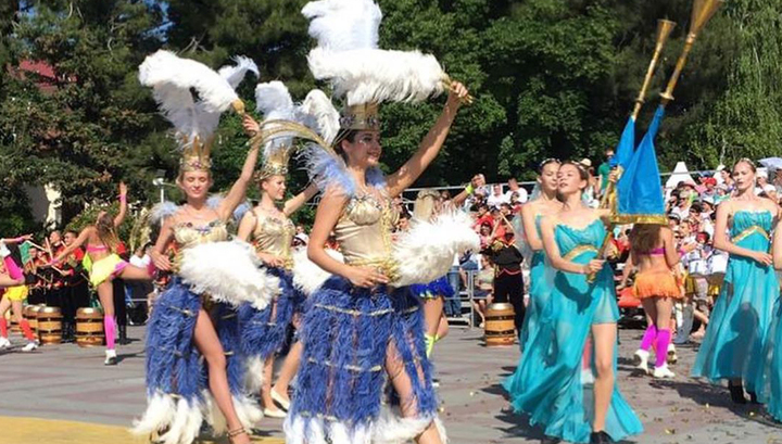 В Геленджике проходит двухдневный карнавал в честь открытия курортного сезона