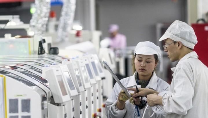 Рост промпроизводства, розничных продаж и инвестиций замедлился в Китае