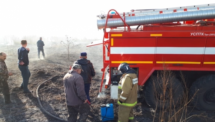Под Новосибирском бдительные жители спасли посёлок от пожара