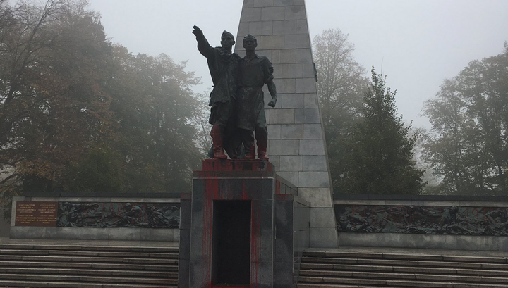 В Чехии осквернены сразу два памятника погибшим советским солдатам