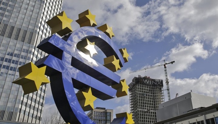 Рост ВВП еврозоны превысил прогноз, инфляция замедлилась