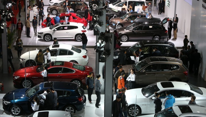 Продажи автомобилей в Китае могут упасть на 8% в 2019 году