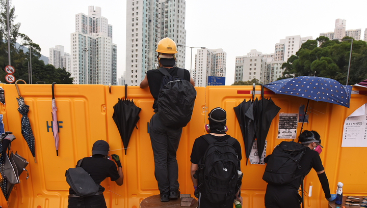 В Гонконге при падении с высоты погиб участник протестов