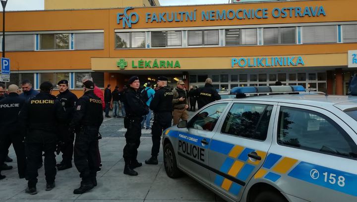 При стрельбе в чешской больнице погибли по меньшей мере четыре человека