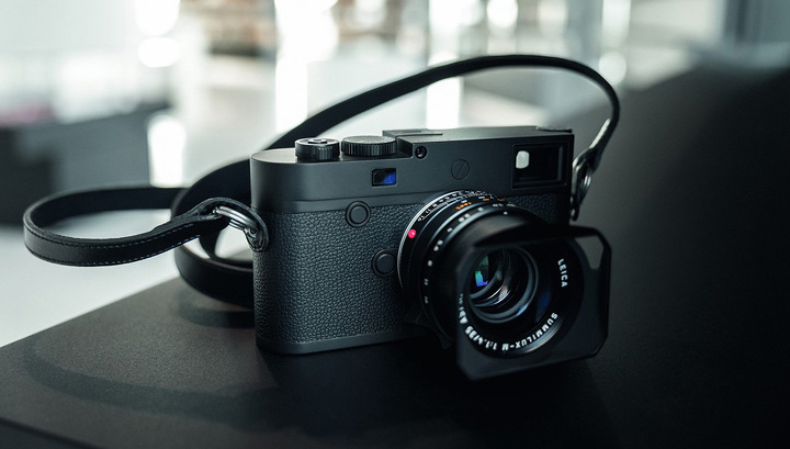 Камера Leica за полмиллиона рублей умеет снимать только чёрно-белые фото