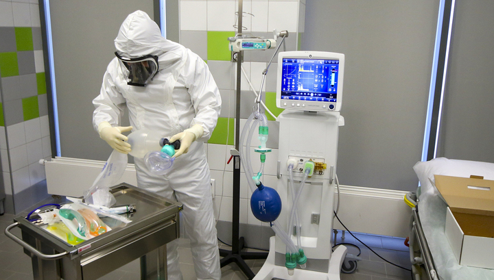 Оперштаб обновил данные по умершим, заразившимся и вылечившимся в России