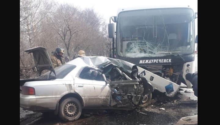 Трое погибших: междугородний автобус попал в серьезное ДТП в Кемеровской области