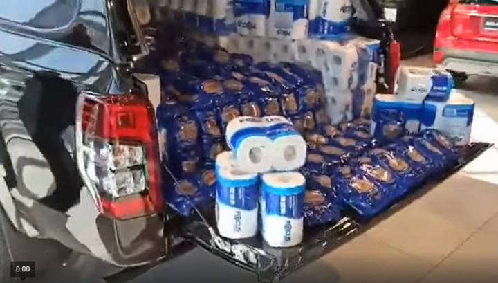 Полный багажник гречки и туалетной бумаги: вот что дарят при покупке машины