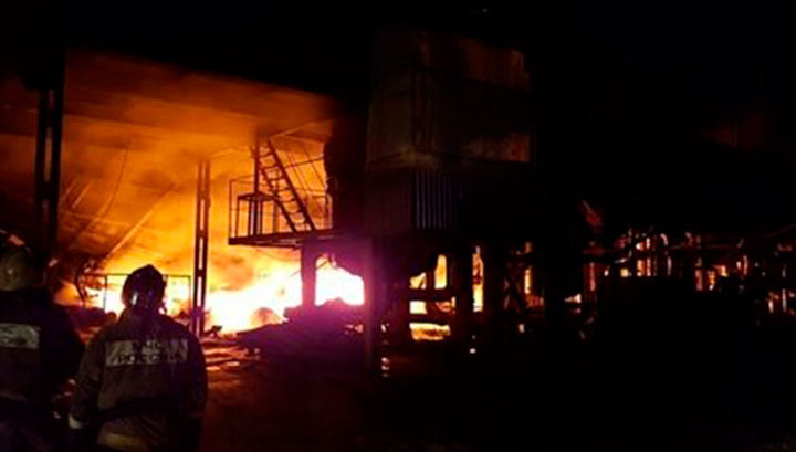 Пожар на заводе 