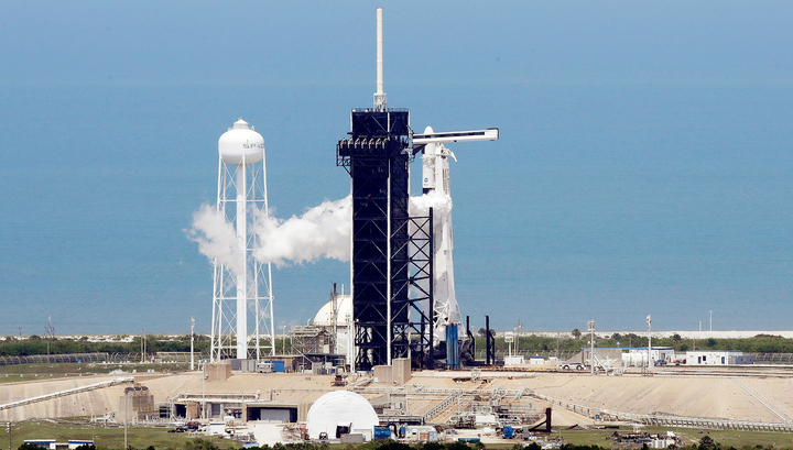 Компания SpaceX впервые отправила астронавтов к МКС