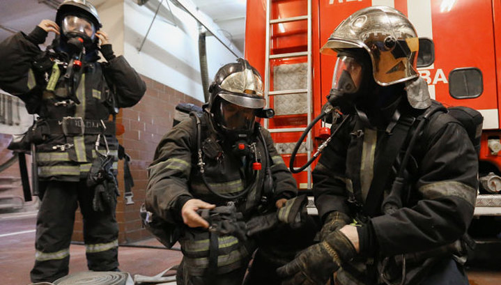Из горящего дома в Москве спасены 10 человек