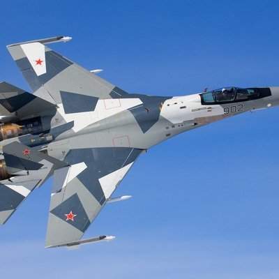 Истребитель Су-35С принят на вооружение российской армии Истребитель Су-35С принят на вооружение российской армии