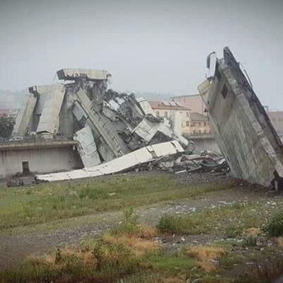 До 20 человек могут оставаться под завалами автомобильного моста у итальянской Генуи До 20 человек могут оставаться под завалами автомобильного моста у итальянской Генуи