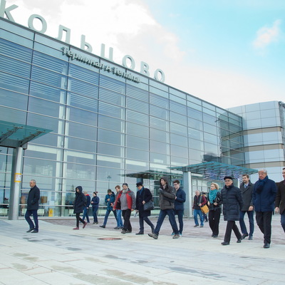 У мужчины в районе аэропорта Кольцово украли 30 млн рублей У мужчины в районе аэропорта Кольцово украли 30 млн рублей