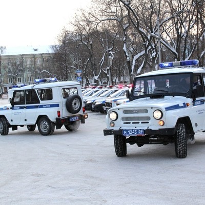 Полицейские спасли семерых детей из двух горящих домов в Иркутске Полицейские спасли семерых детей из двух горящих домов в Иркутске