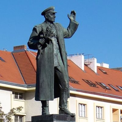 СКР возбудил уголовное дело в связи с демонтажом памятника Коневу в Праге СКР возбудил уголовное дело в связи с демонтажом памятника Коневу в Праге