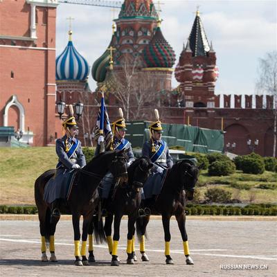 ФСО 19 октября завершит сезон проведения развода пеших и конных караулов в Кремле ФСО 19 октября завершит сезон проведения развода пеших и конных караулов в Кремле