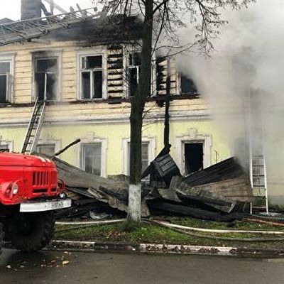 Власти и благотворители помогут материально семьям из сгоревшего дома в Ростове Власти и благотворители помогут материально семьям из сгоревшего дома в Ростове