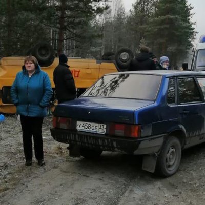 Полиция изучает состояние дороги под Владимиром, где опрокинулся автобус со школьниками Полиция изучает состояние дороги под Владимиром, где опрокинулся автобус со школьниками
