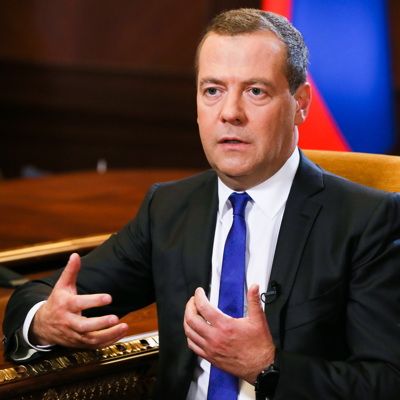 Медведев призвал к уважению авторских прав Медведев призвал к уважению авторских прав