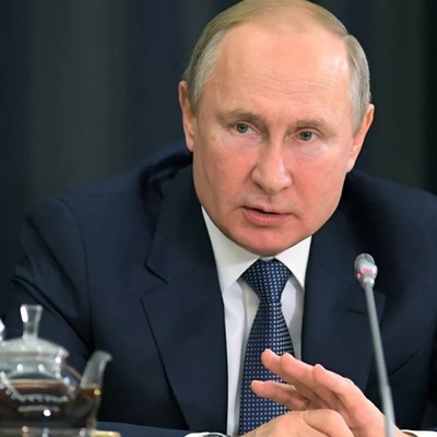 Путин предостерег от искусственного снижения ставок по ипотеке Путин предостерег от искусственного снижения ставок по ипотеке