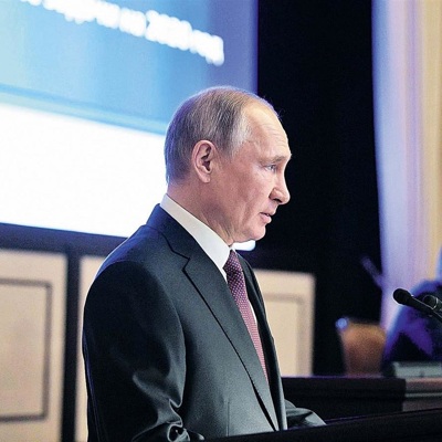 Владимир Путин дал ряд поручений правительству и Центробанку Владимир Путин дал ряд поручений правительству и Центробанку