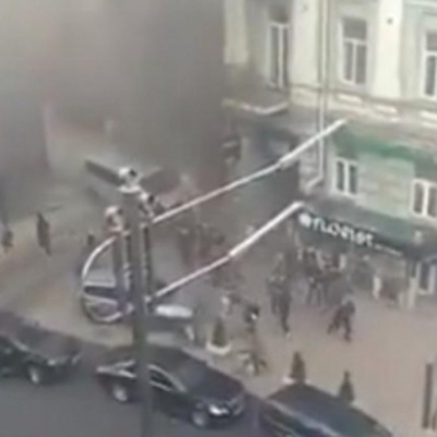 В Киеве возле офиса депутата Верховной рады Виктора Медведчука произошел взрыв В Киеве возле офиса депутата Верховной рады Виктора Медведчука произошел взрыв