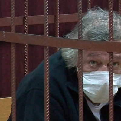 Суд отложил заседание по делу актера Ефремова на 18 августа Суд отложил заседание по делу актера Ефремова на 18 августа
