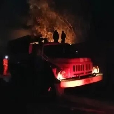Пожар в поселке Верея в Подмосковье локализован на площади 234 кв. м Пожар в поселке Верея в Подмосковье локализован на площади 234 кв. м