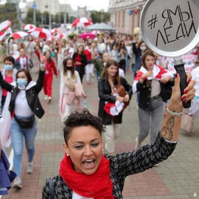 В Минске проходит протестный марш женщин против политики руководства Белоруссии В Минске проходит протестный марш женщин против политики руководства Белоруссии