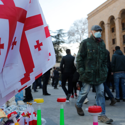 В Тбилиси проходит митинг в поддержку арестованного главы оппозиционной партии В Тбилиси проходит митинг в поддержку арестованного главы оппозиционной партии