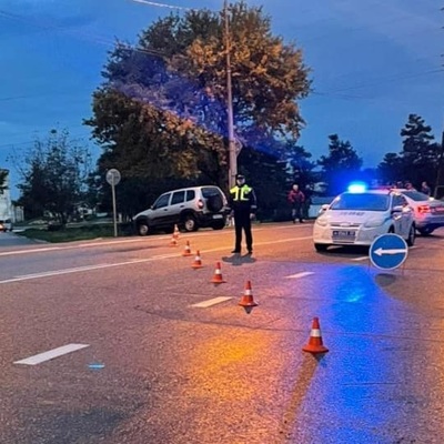 Движение на федеральной трассе в Анапе ограничили из-за подтопления Движение на федеральной трассе в Анапе ограничили из-за подтопления