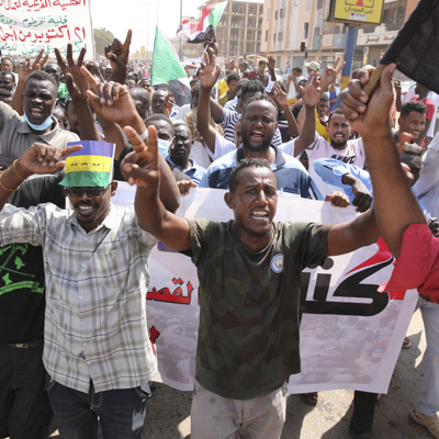 В Судане арестованы глава правительства и четверо министров