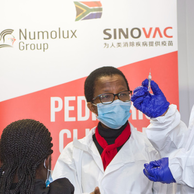 Власти ЮАР готовят ряд карантинных мер на фоне нового штамма коронавируса 